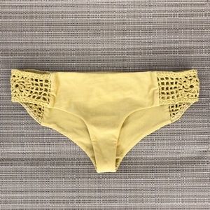 Frankie’s Crocheted Bikini Bottoms